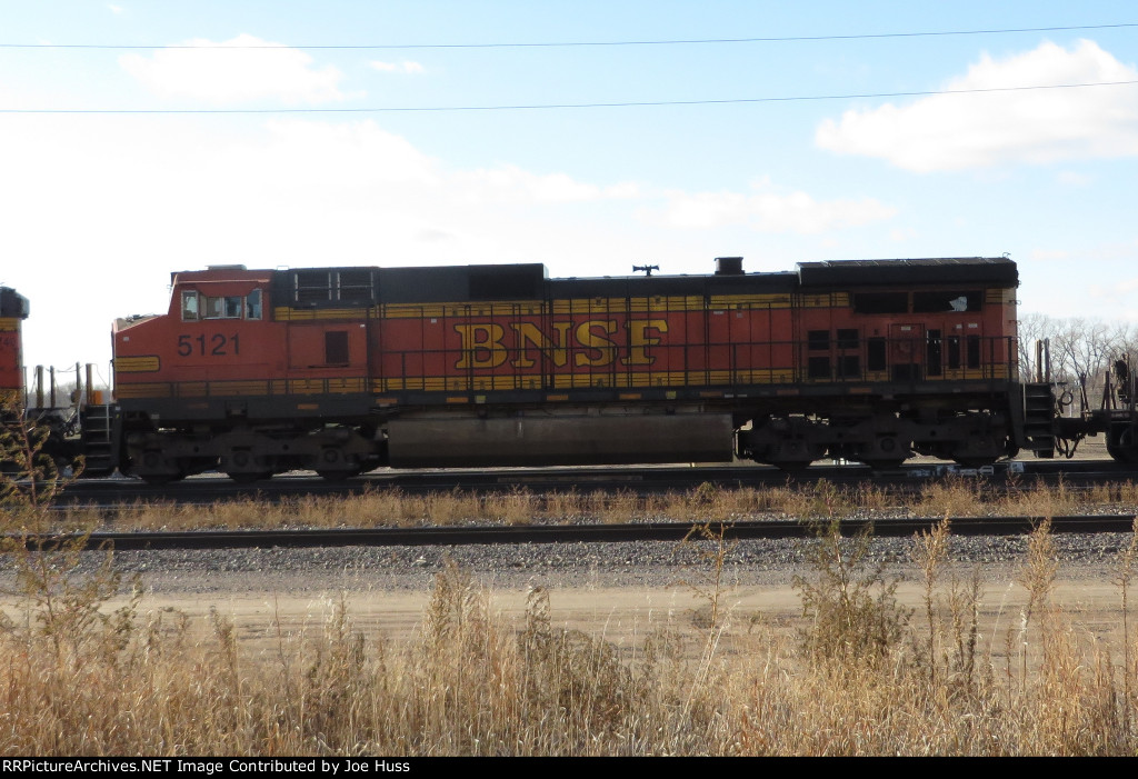 BNSF 5121